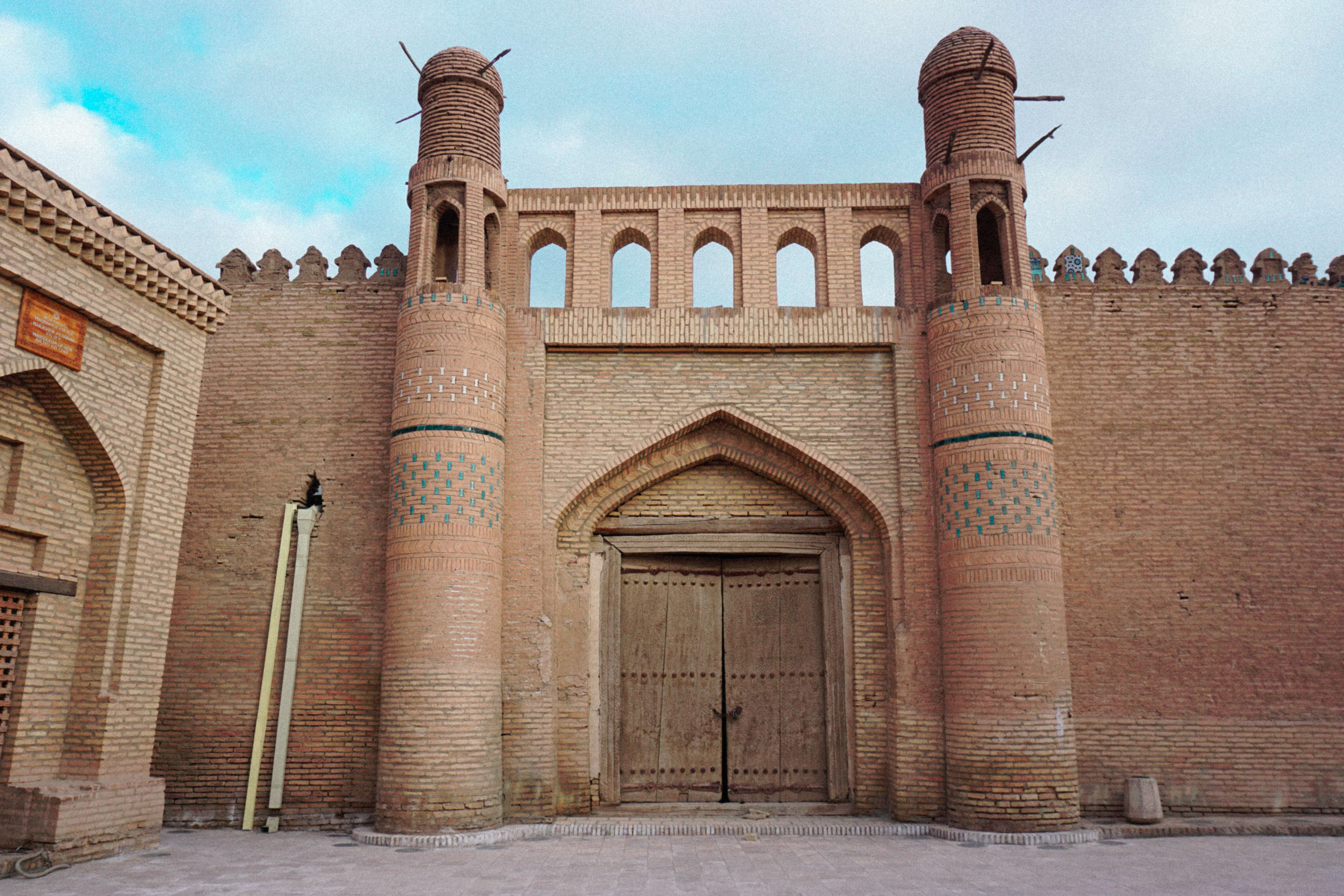 Gate of the Tash Khauli Palace, the palace of the Khiva Khans (1838)