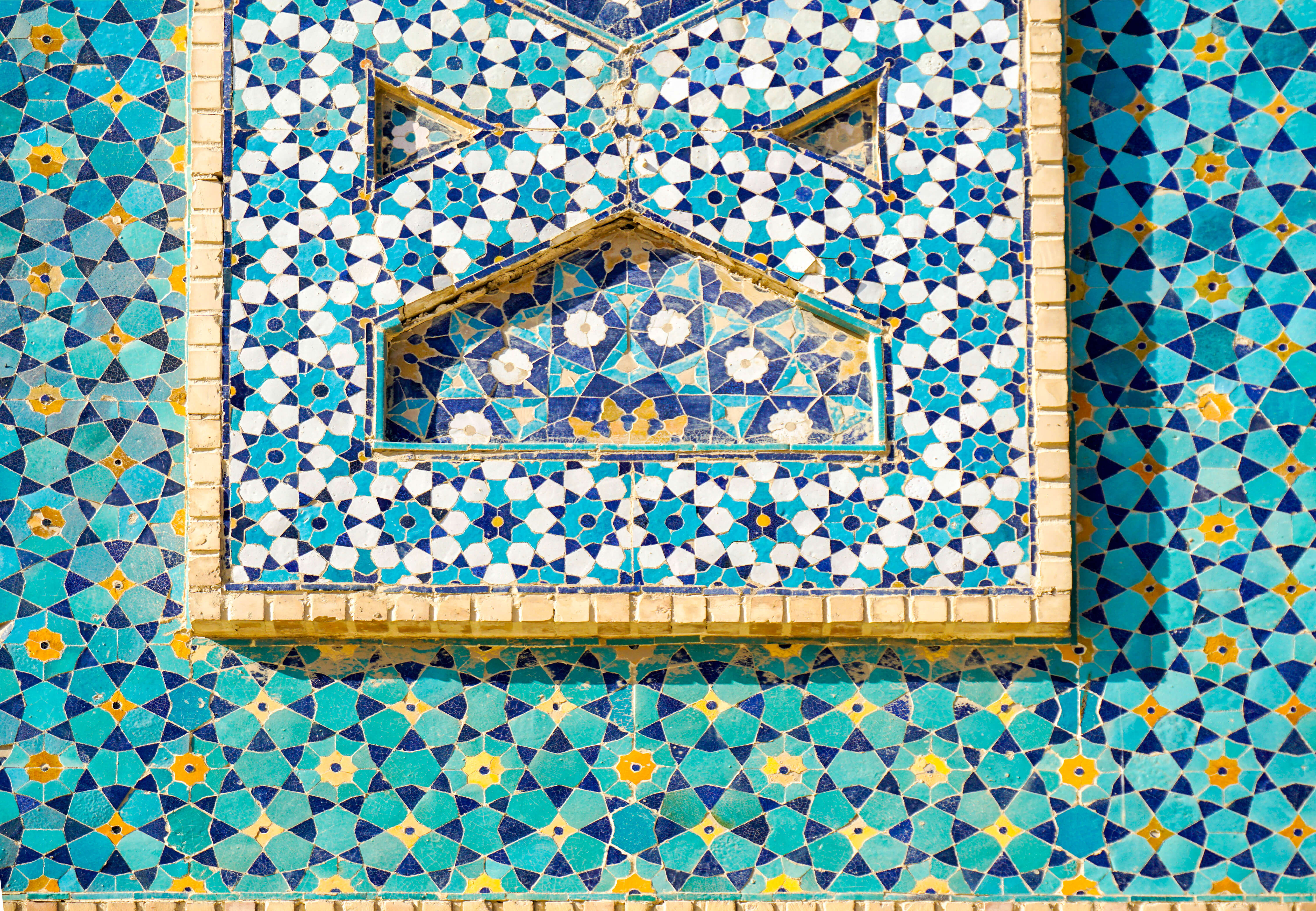 Enameled polychrome tiles of Haft Rang